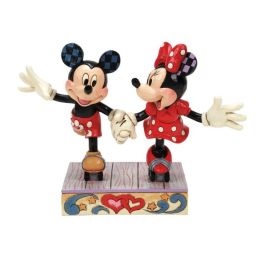 disney-traditions-mickey-minnie-mouse-rollar-skating